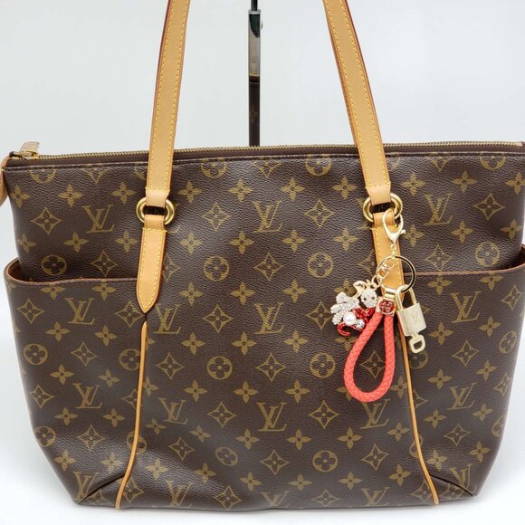 Authentic Louis Vuitton Lock & Key with unbranded Bagcharm, Keycharm, Keychain - Picture 2 of 6